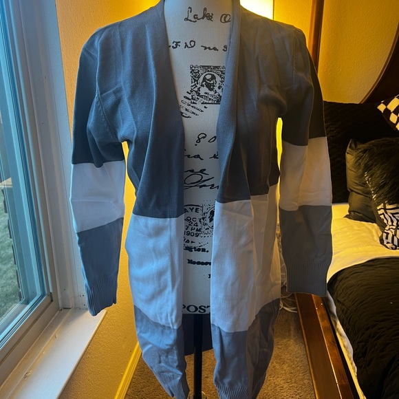 Cardigan - Picture 1 of 4